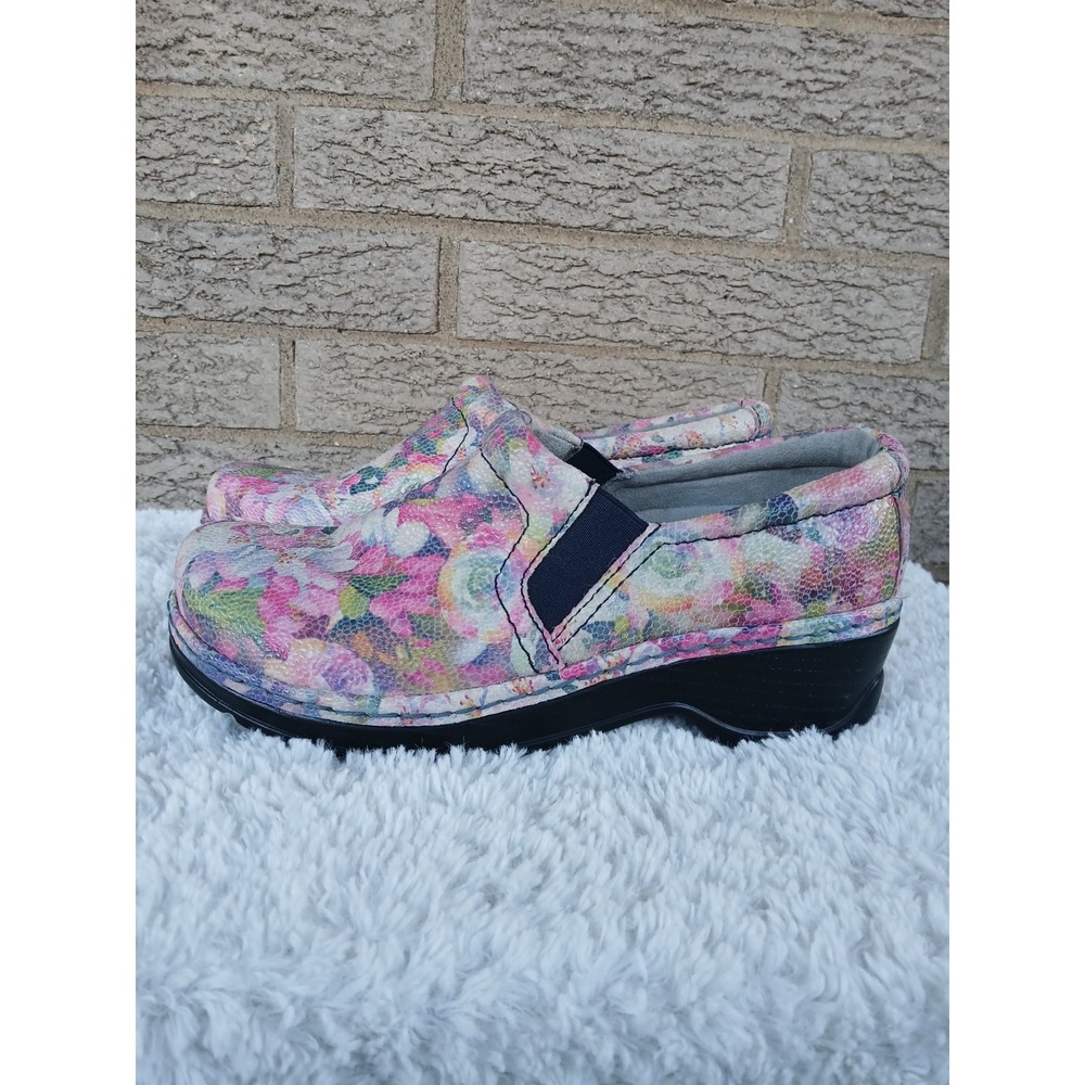 Klogs Women's Floral Leather Upper Slip Resistant Comfort Work Shoes Size 10M